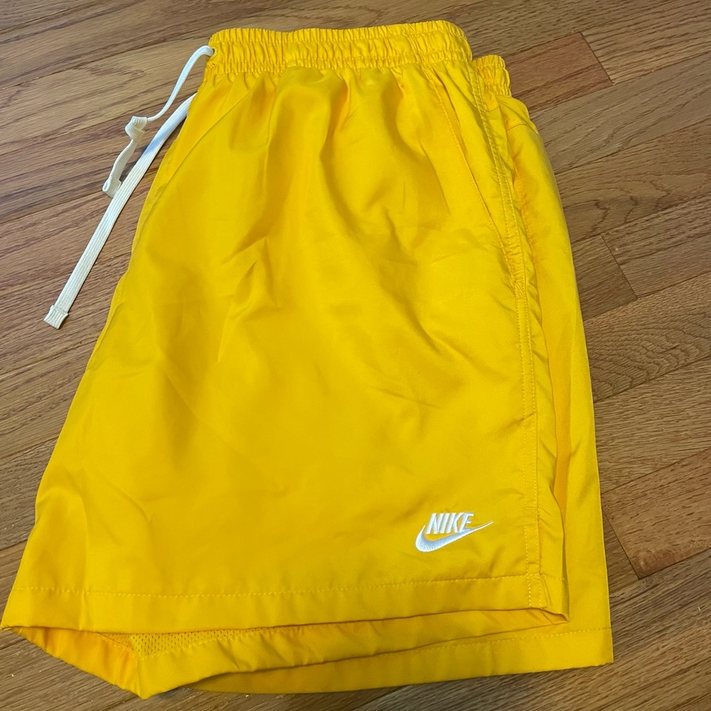 Yellow Miaze Nike Woven shorts XL